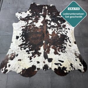 Kuhfell-Teppich Tricolor 280x250 cm. KOLOSSAL / LANGHAAR