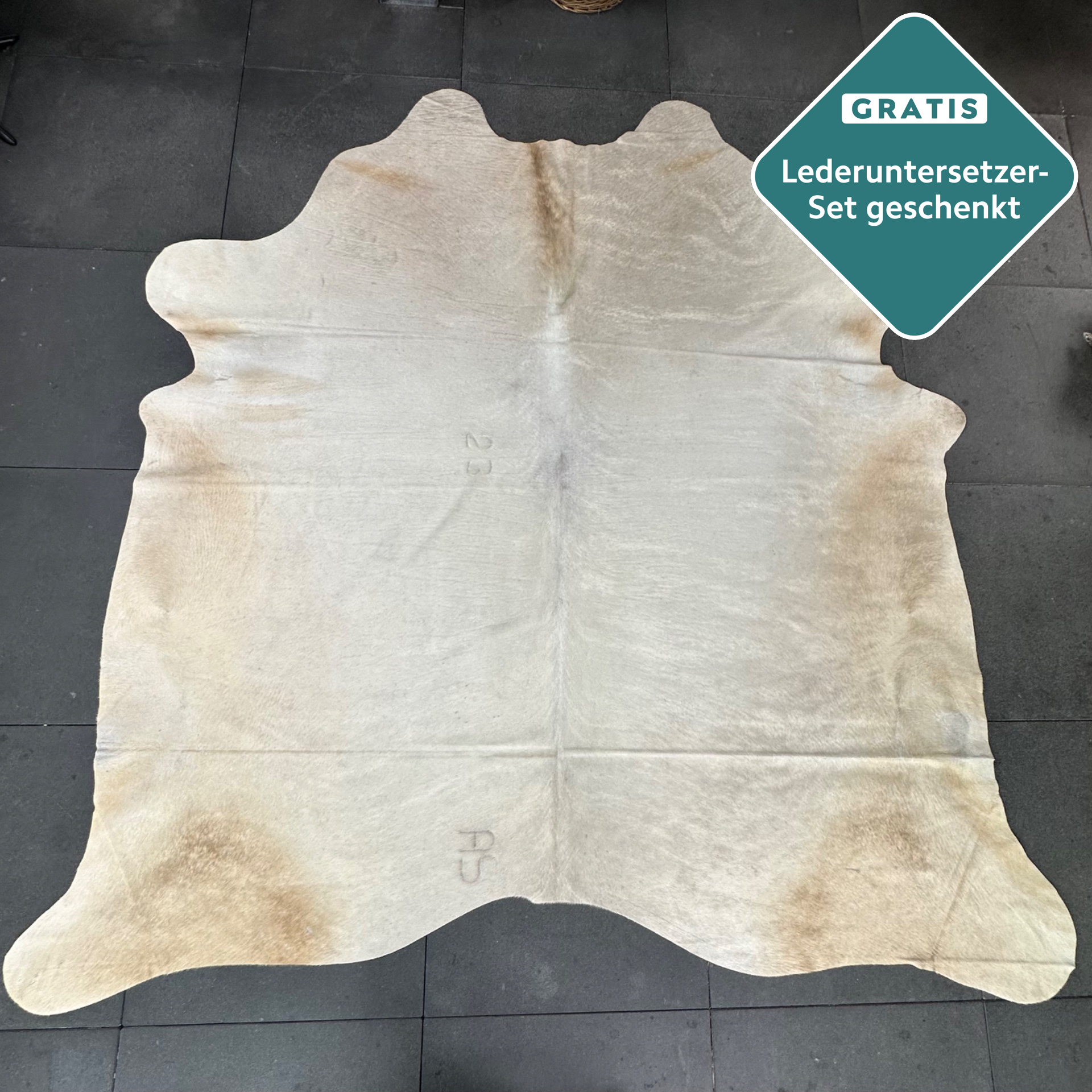 großes Kuhfell Creme weiß Teppich