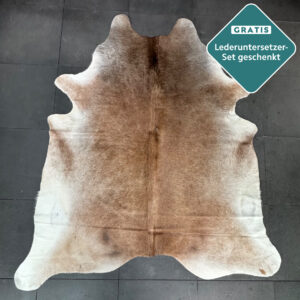 großes Kuhfell hellbraun camel Wohnzimmer