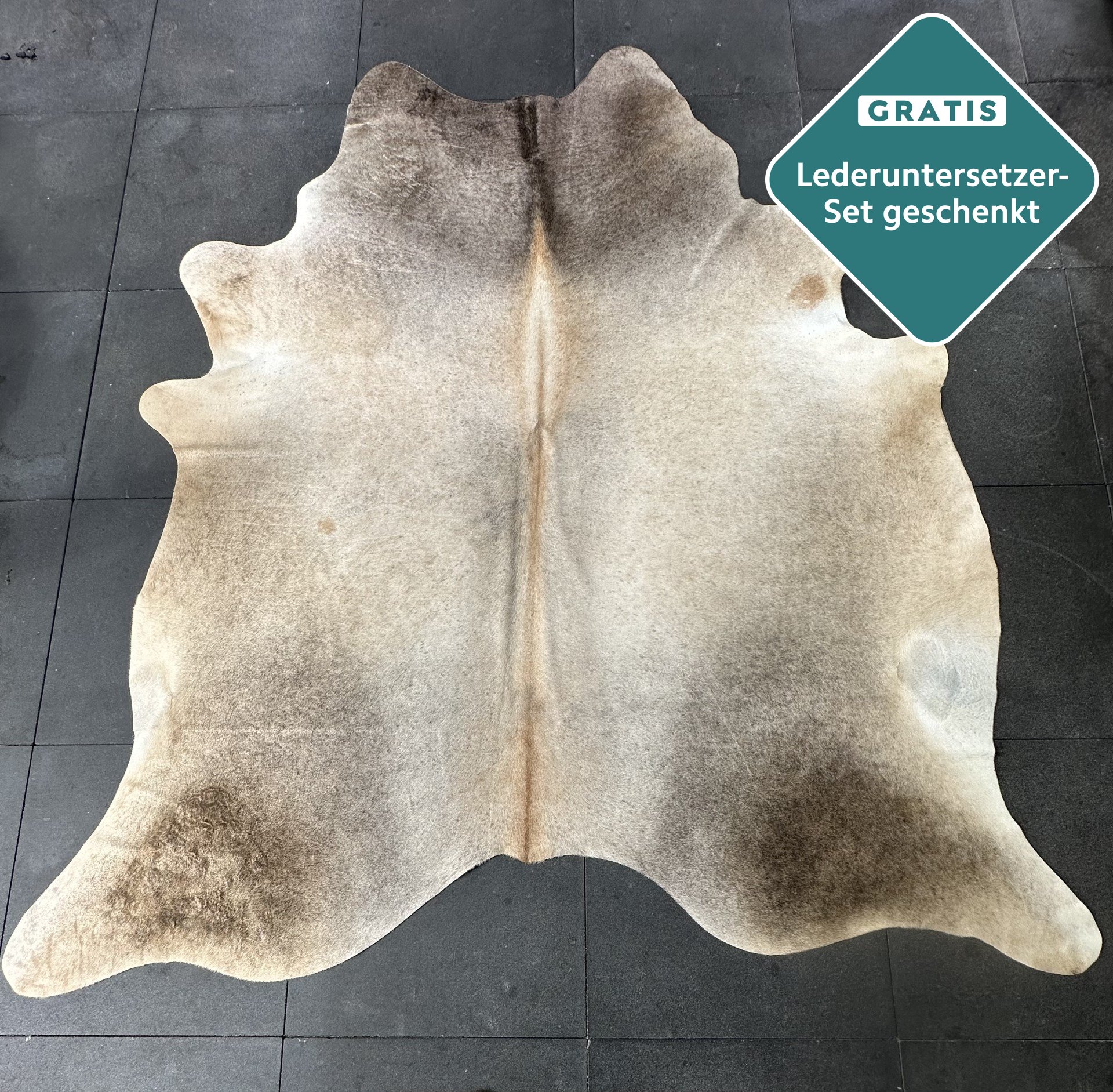 Kuhfell-Teppich taupe 250x220 cm. RIESIG