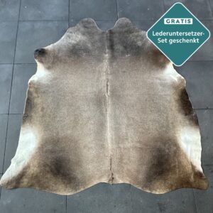 Kuhfell Teppich taupe dunkelgrau Detailansicht natürliche Zeichnung