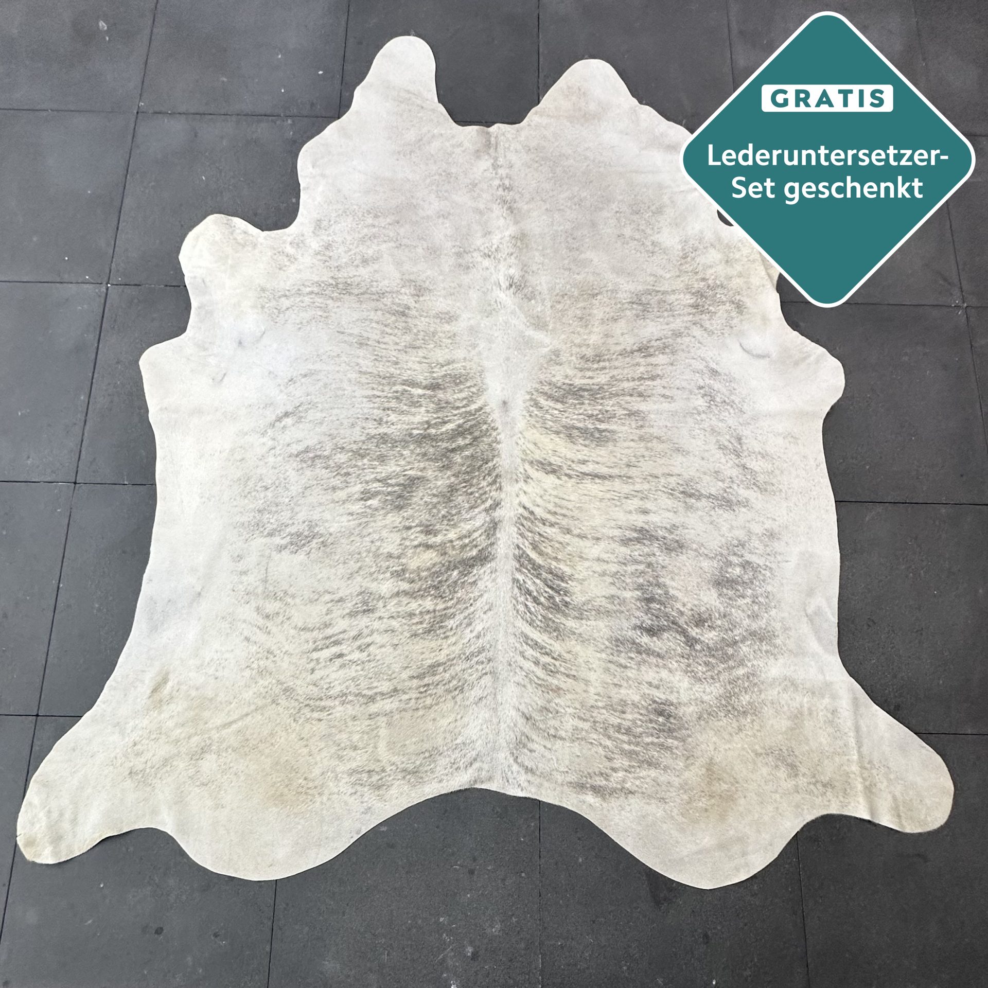 Kuhfell Teppich creme schwarz Detailansicht natürliche Zeichnung