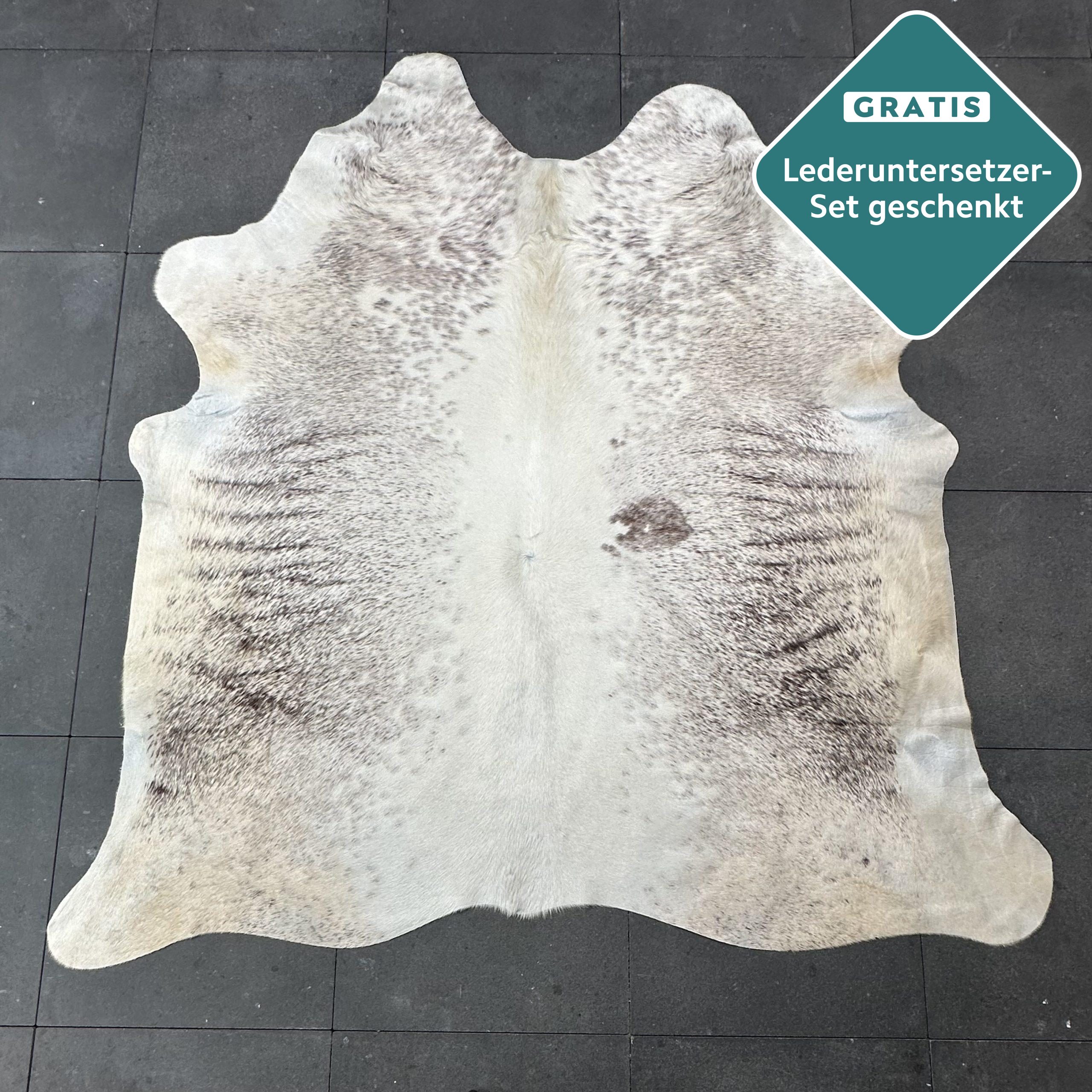Kuhfell Teppich creme braun Detailansicht natürliche Zeichnung