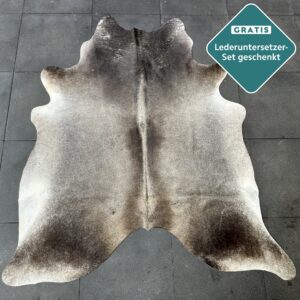 Kuhfell Teppich taupe grau Detailansicht natürliche Zeichnung