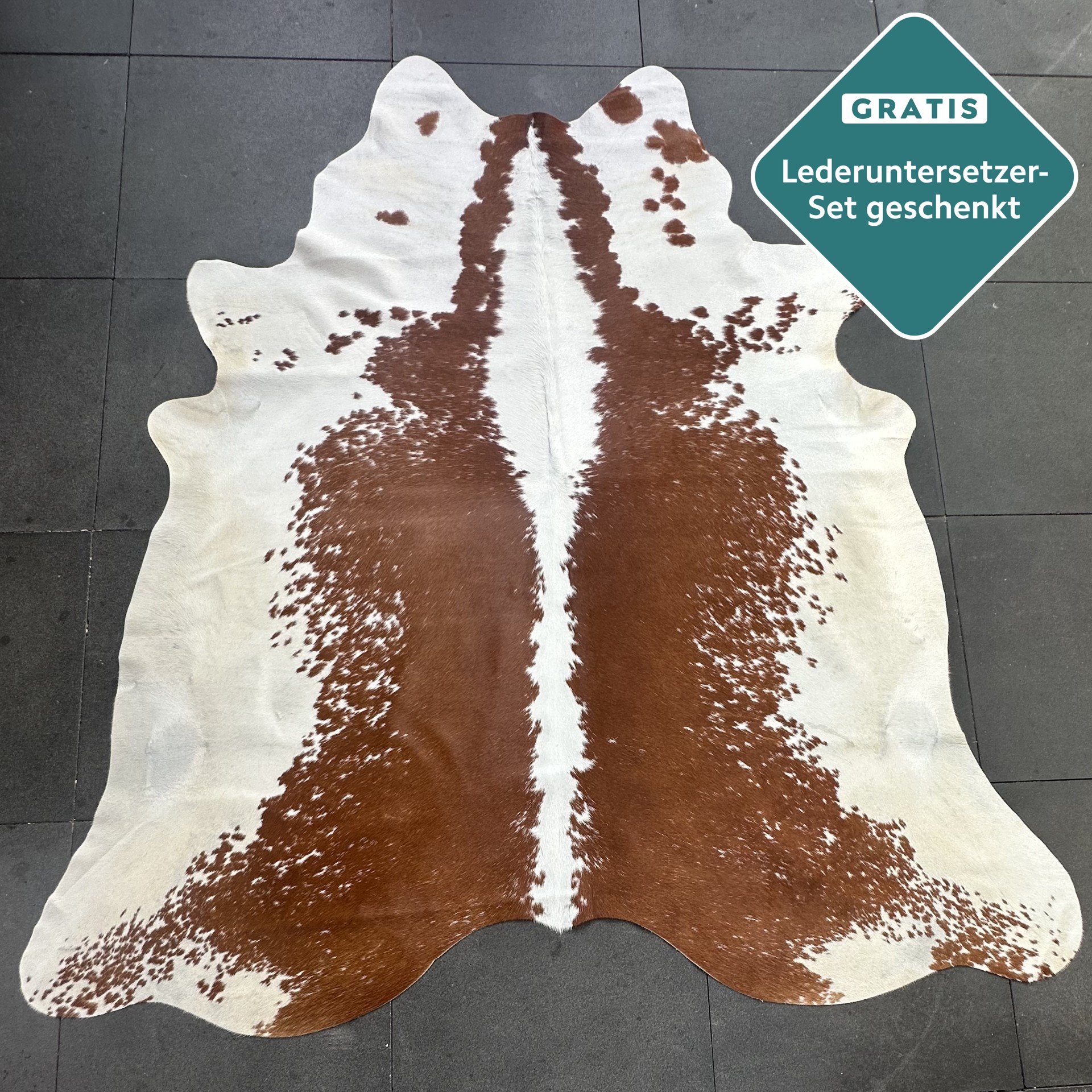 Kuhfell-Teppich braun-weiß 230x200 cm.