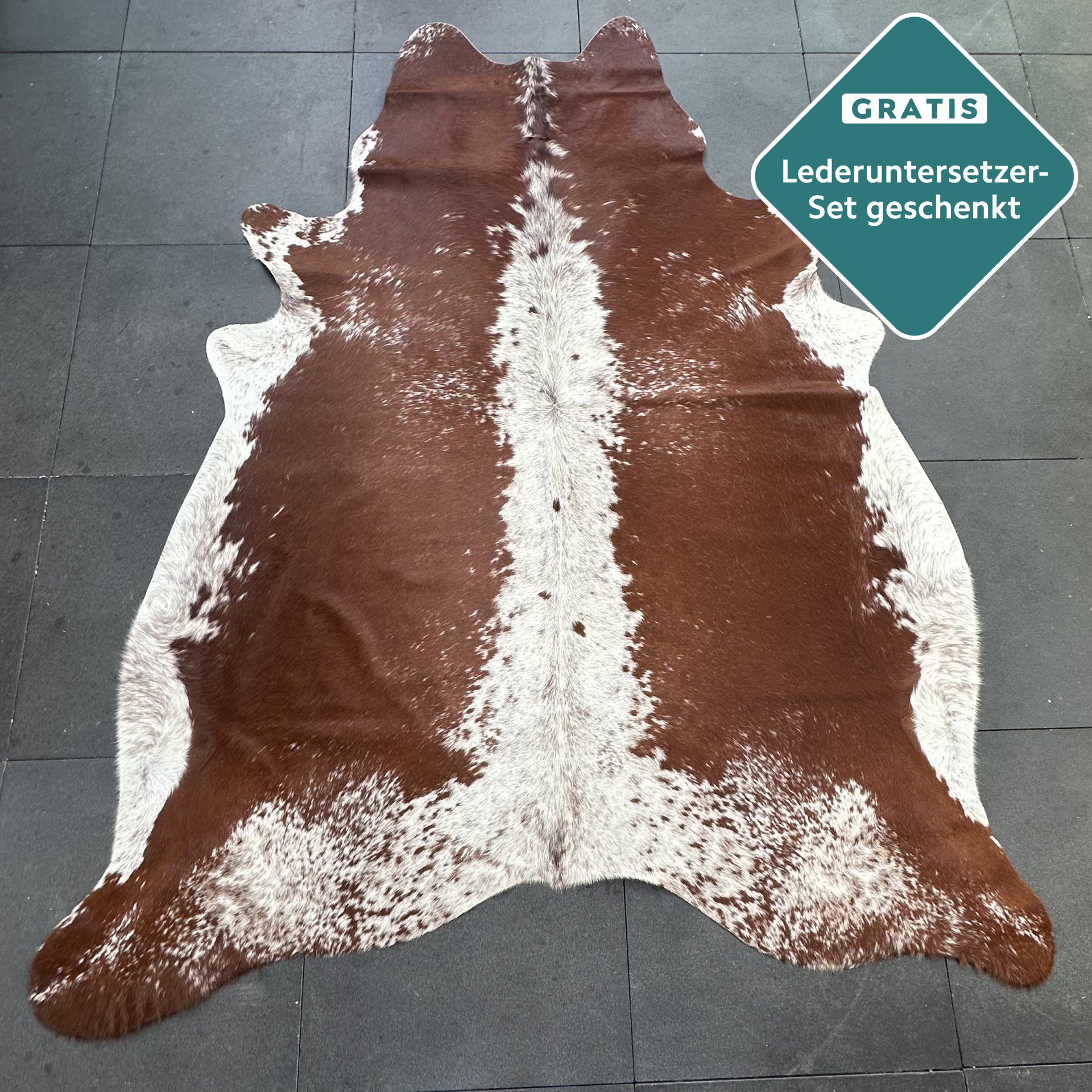 Kuhfell-Teppich braun-weiß 250x190 cm. RIESIG