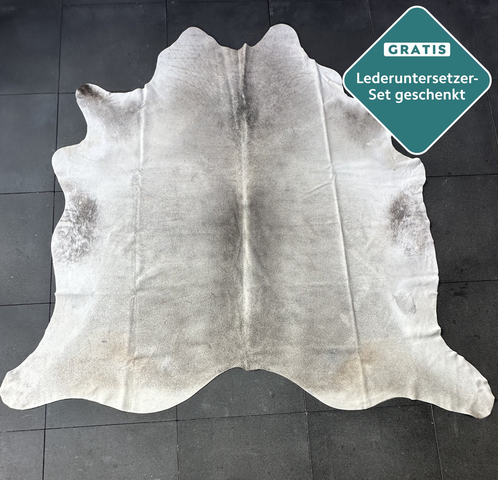 Kuhfell Teppich grau weiss Detailansicht natürliche Zeichnung